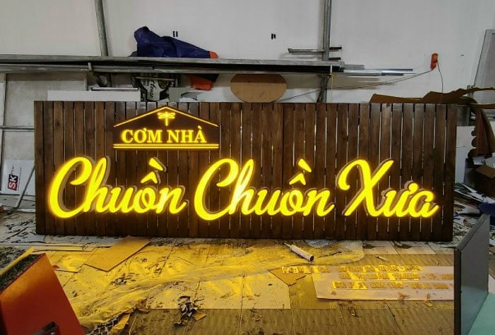 Biển hiệu quảng cáo mica