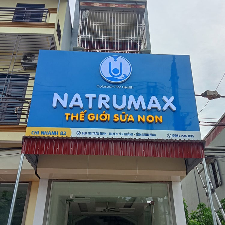 Biển quảng cáo thế giới sữa NATRUMAX